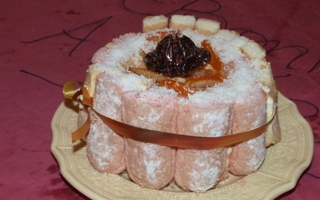 Charlotte à la mousse d'abricots / poires