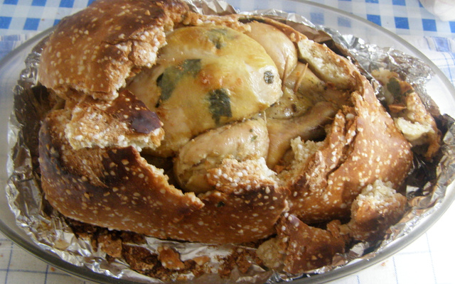 Le poulet, aussi se couvre en Montagne