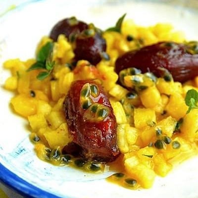 Ananas, dattes Med'joul et fruits de la passion