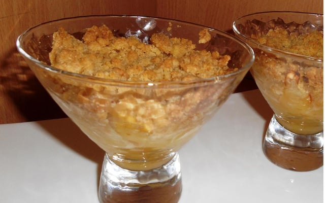 Crumble aux pommes ( "Apple crumble")