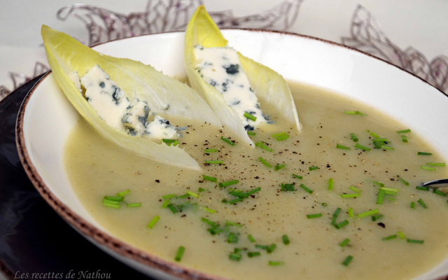 Potage aux chicons et roquefort