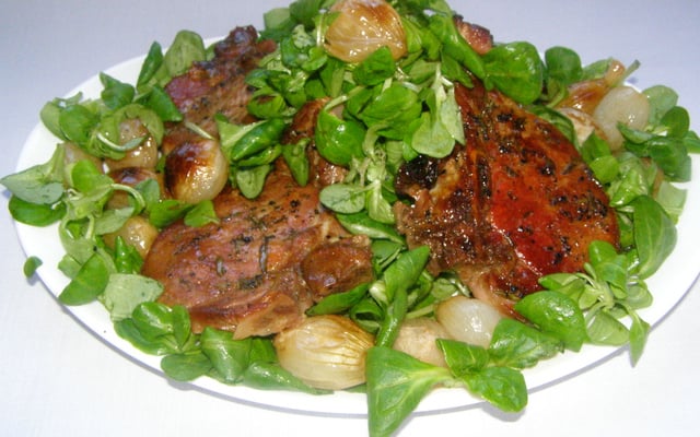 Côtes de porc aux oignons grelots