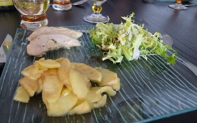 Aiguillettes de poulet miellées et ses pommes poêlées