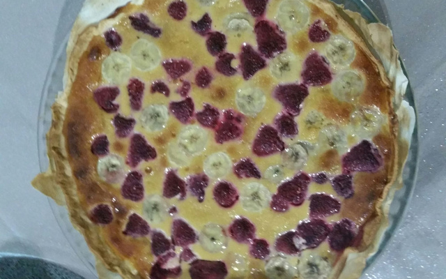 Tarte à la banane et framboises