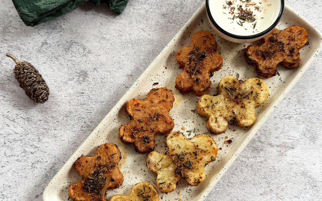Frites de pomme de terre et patate douce de Noël