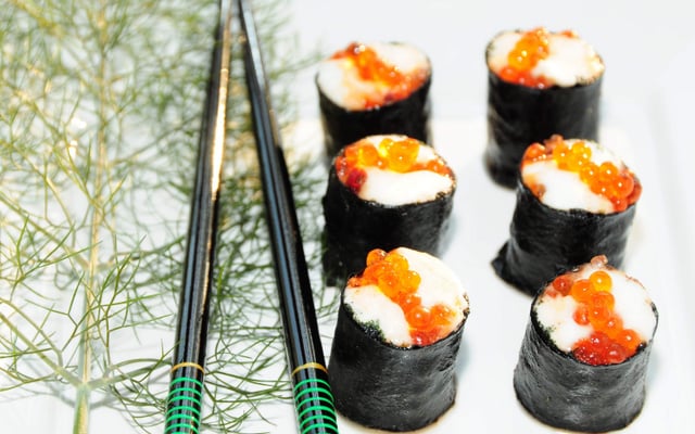 Makis œufs de saumon fenouil