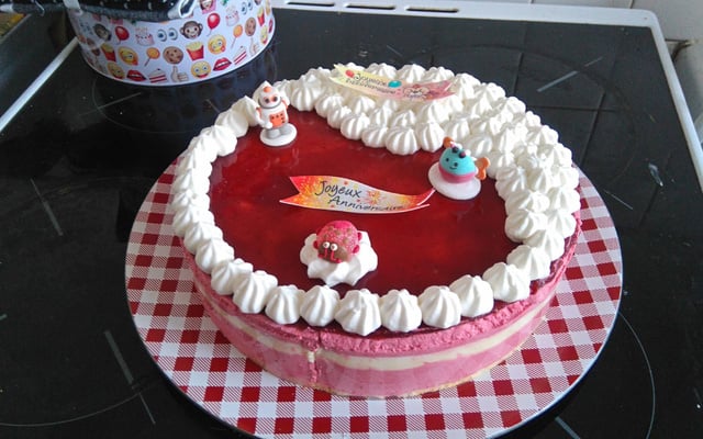Gâteau à la mousse de fruits rouges