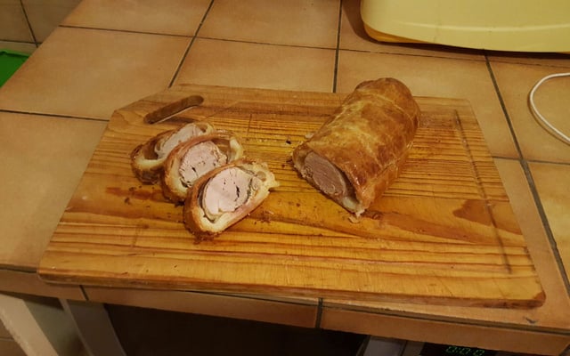 Filet mignon en croûte à la poitrine fumée et moutarde de Dijon