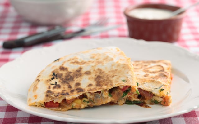 Quesadilla au poulet et légumes