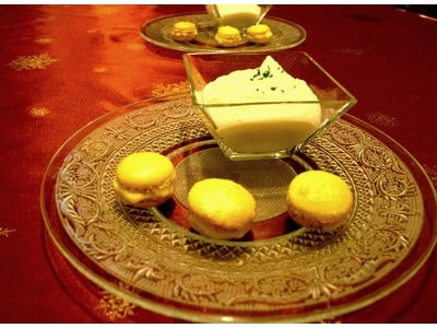 Crème de chou-fleur et son macaron glacé à la mangue