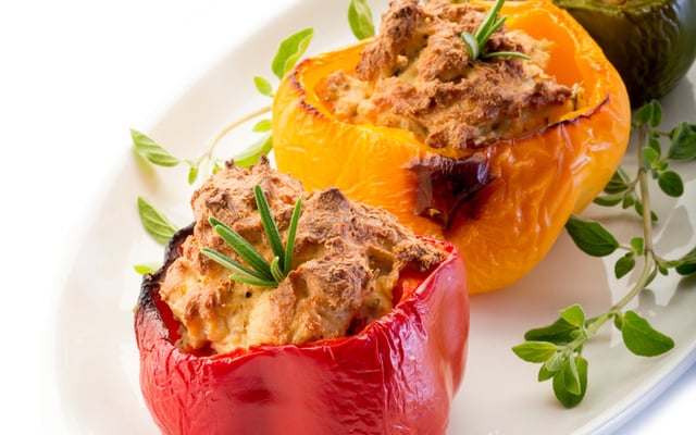 Poivrons farcis au sarrasin, tofu et olives