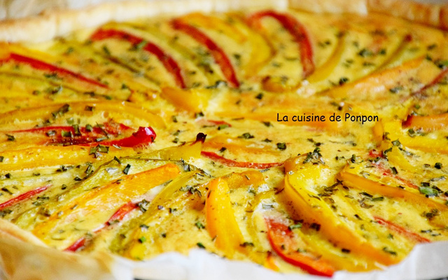 Tarte aux 3 poivrons parfumée au raifort à l'ail des ours