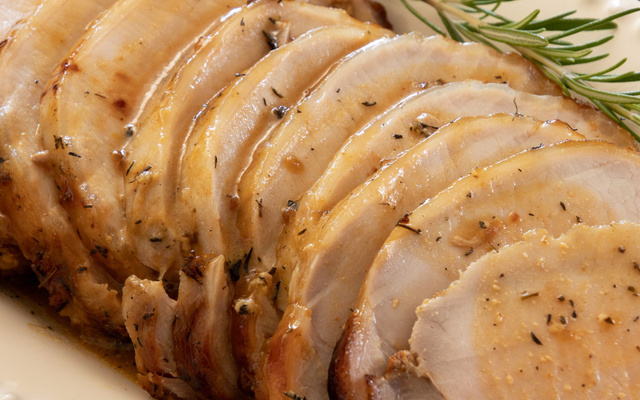 Rôti de porc coupé en tranches