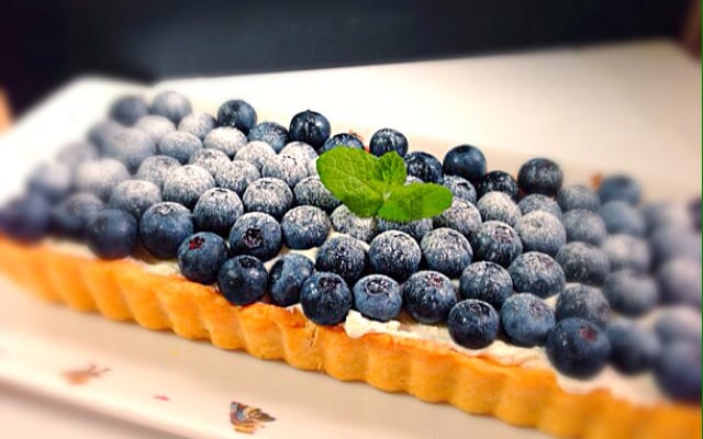Croûte fromagère aux framboises