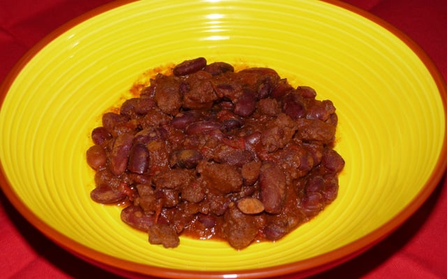 Chili con carne et grains de maïs