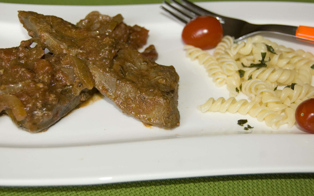 Foie de bouvillon aux tomates et pesto
