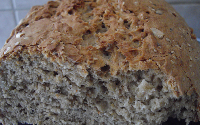 Pain rustique aux graines