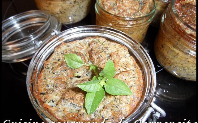 Flan de courgettes et champignons de paris au gorgonzola