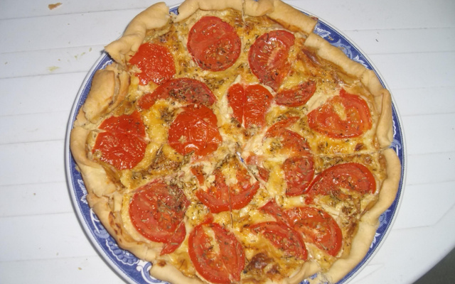 Tarte à la tomate et au cantal