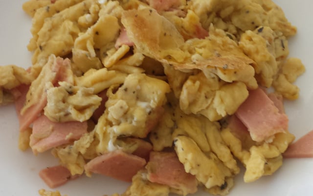 Œufs brouillés à la ciboulette