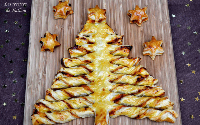 Sapin feuilleté et ses étoiles à la tapenade muhammara (poivrons grillés, noix et sirop de grenade)