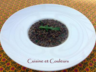Lentilles vertes du Puy au cantal et roquette