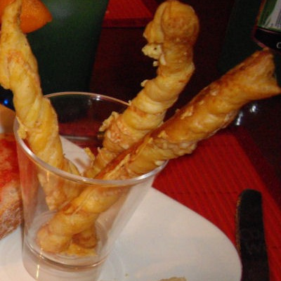 Allumettes au fromage gruyère et parmesan