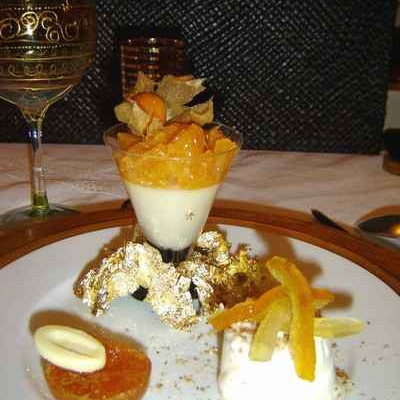 Parfait au Grand Marnier, écorces confites, mousse aux mandarines