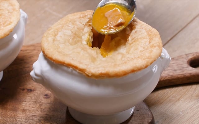 Crème de châtaigne-potimarron et foie gras en croûte