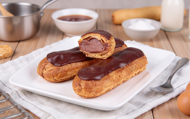 Eclairs au chocolat faciles de Chef Damien