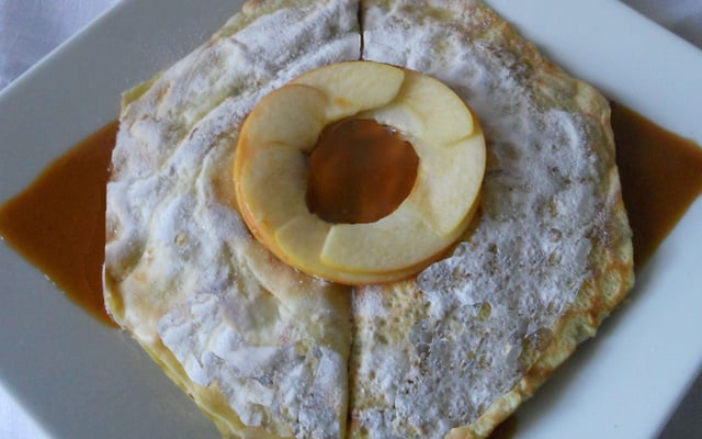 Crêpes aux pommes et au caramel