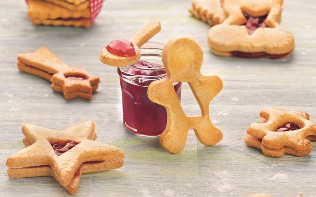 Petits sablés à la confiture de fraises maison