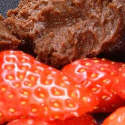 Quenelles de chocolat et fraises