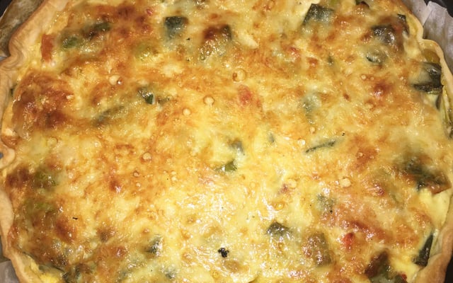 Tarte aux poireaux et tomates