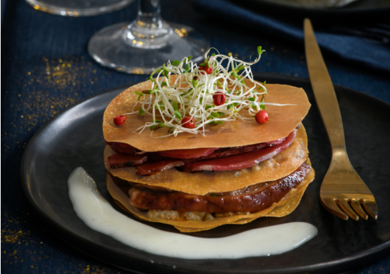 Mille-feuille de magrets aux cèpes et Rocamadour AOP
