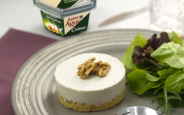 Cheesecake à la crème de Saint Agur et aux éclats de poire et noix