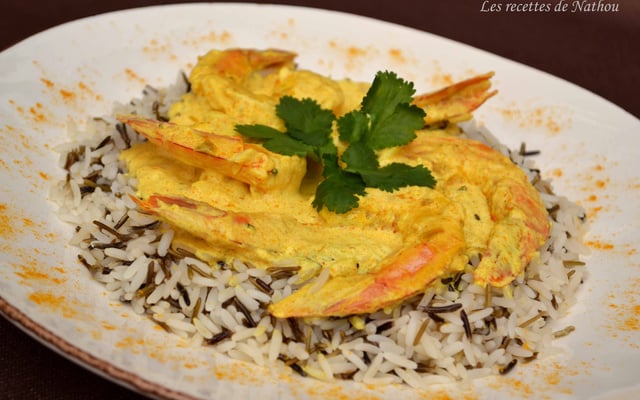 Gambas au curcuma de Madagascar, coriandre et riz sauvage