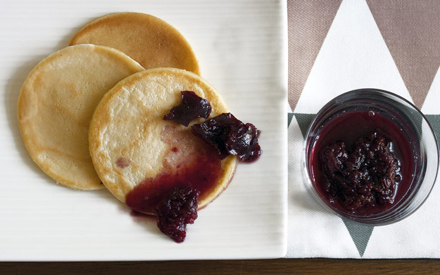 Crêpes légères à la gelée de cerise