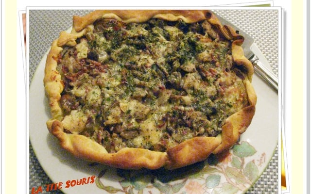Une tarte champignons et pommes de terre savoureuses