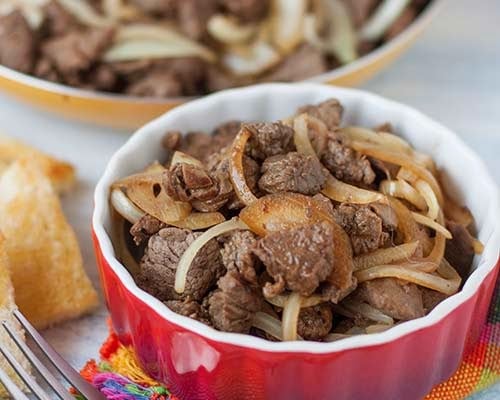 Petits filets de viande à la cachaça