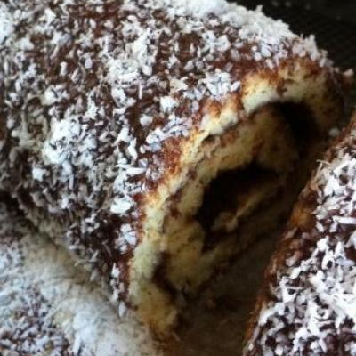 Roulé mousse au chocolat et noix de coco