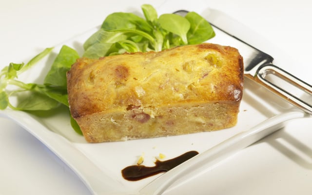 Cake au saumon, poireaux et fromage à raclette RichesMonts