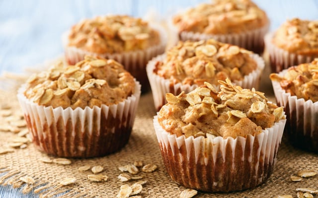 Muffins à la pomme, flocons d'avoine et cannelle