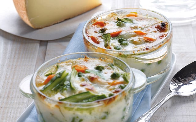 Mini cocottes au fromage de chèvre et légumes