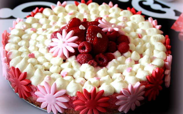 Cheesecake aux framboises et eau de rose