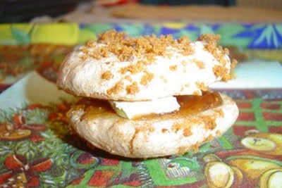 Macarons au pain d'épices foie gras et confiture de figues