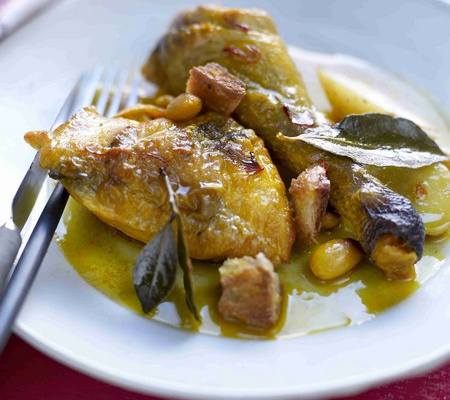 Fricassée de pintade aux amandes (Gallina en Petitoria y almendras)