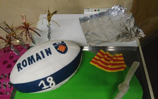 Gâteau ballon de rugby