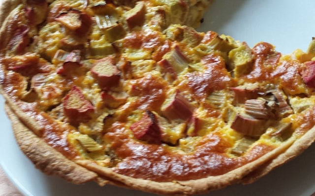 Tarte à la rhubarbe aux amandes effilées