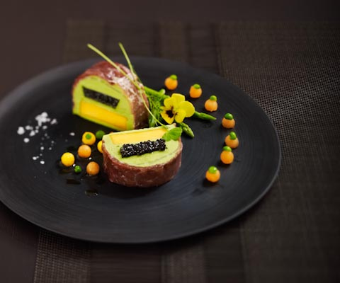 Marbré de caviar, pois frais et mangue